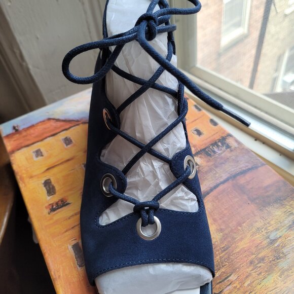 Blue Suede Wedges Bella Vita 10WW NIB "Ingrid" - Picture 3 of 9